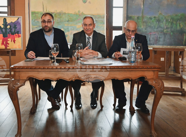 Пловдив - Фестивал "Дефиле на младото вино"