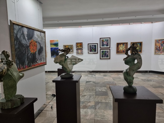 Ловеч - Есенен салон