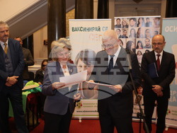    Представители на законодателната и изпълнителната власт, на неправителствени организации и лекари присъстваха на отбелязването на 15-ата годишнина на Сдружение „Национална мрежа на здравните медиатори“