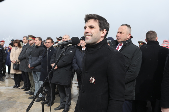 Свободата, независимостта, мирът и демокрацията трябва да се отстояват неотклонно и при всички обстоятелства, заяви председателят на Народното събрание Никола Минчев на връх Шипка