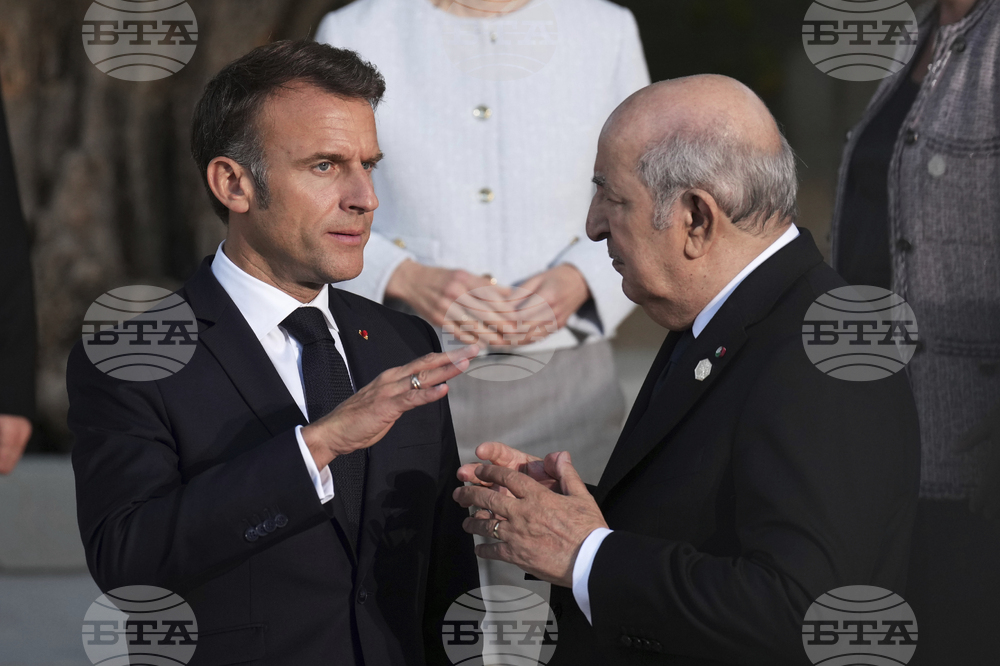 Алжирският президент прие френския вътрешен министър в опит за възстановяване на диалога