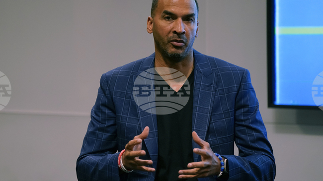 Генералният мениджър на Далас Маверикс Нико Харисън бе уволнен