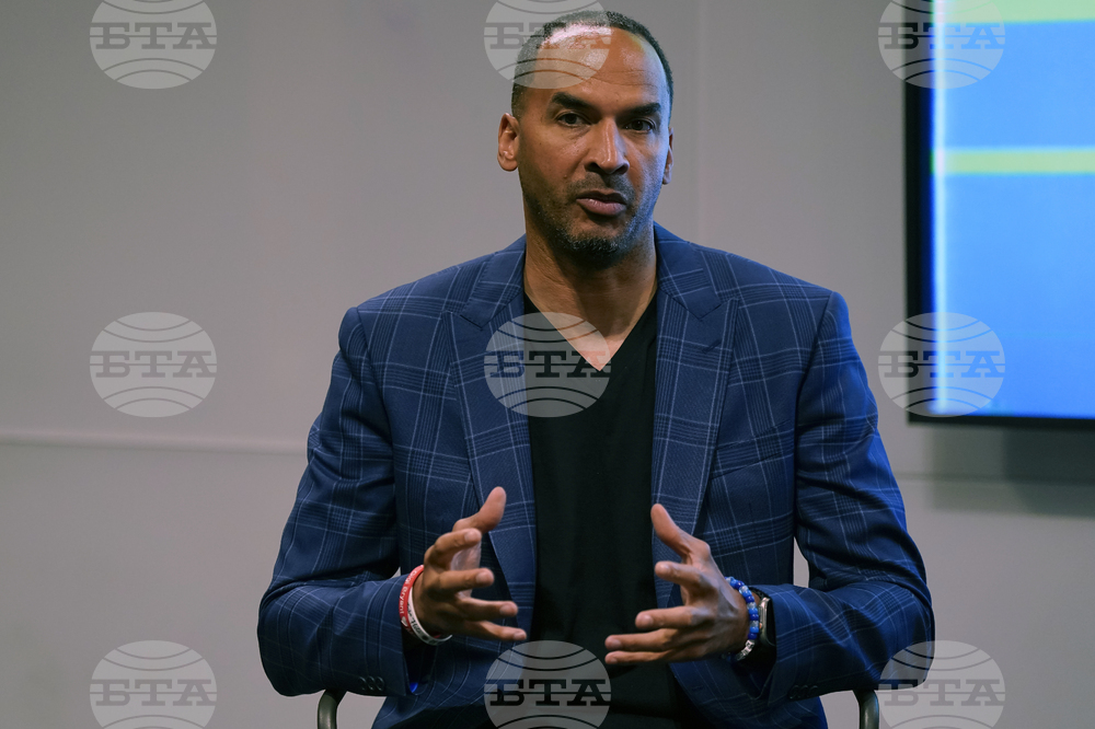 Генералният мениджър на Далас Маверикс Нико Харисън бе уволнен