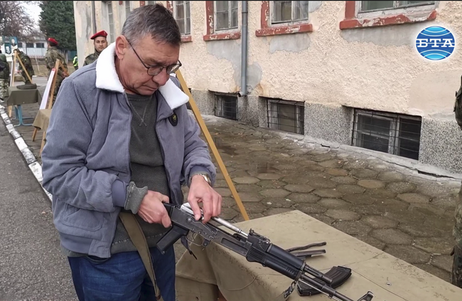 Оръжие, техника и снаряжение показаха в Хасково за Празника на сухопътните войски