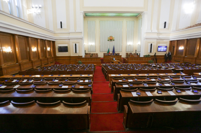 Само държавата да осъществява контрол върху качеството на храните, внасяни от трети страни, предлагат в законопроект от „Продължаваме Промяната“