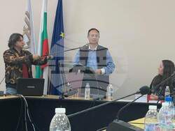 Снимка: Община Банско - Учители и ученици от ПГЕЕ-гр. Банско присъстваха на тържествено честване на Световния ден на философията във Философски факултет на Югозападен университет “Неофит Рилски”гр.Благоевград