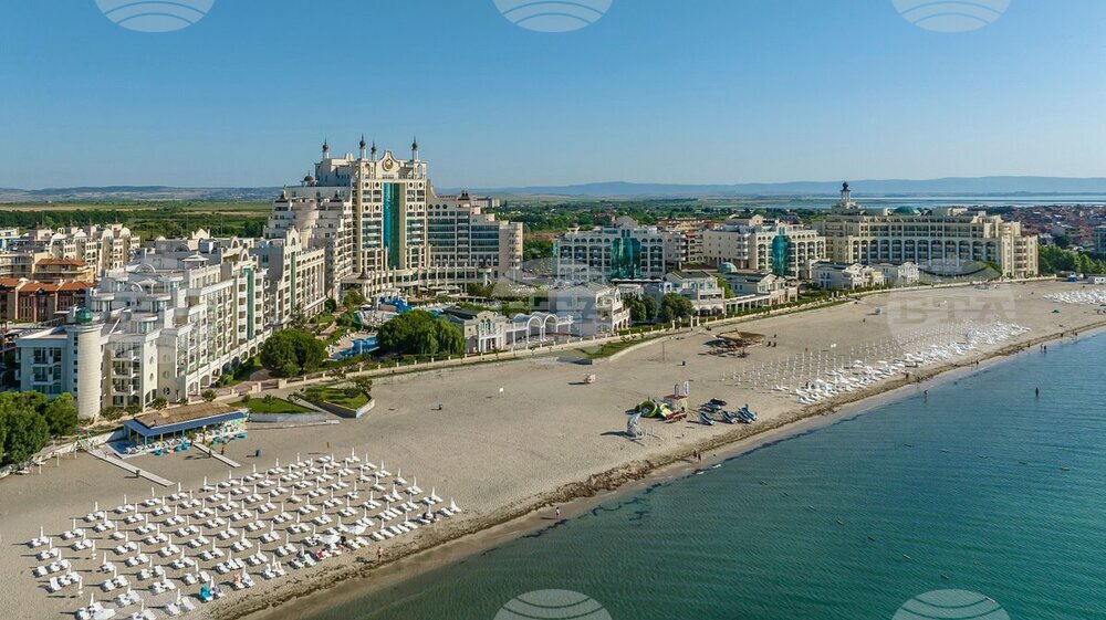 Pomorie Resort Shuts Down, Lays Off Hundreds