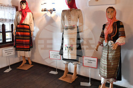 Исперих - Етнографска къща - автентични носии