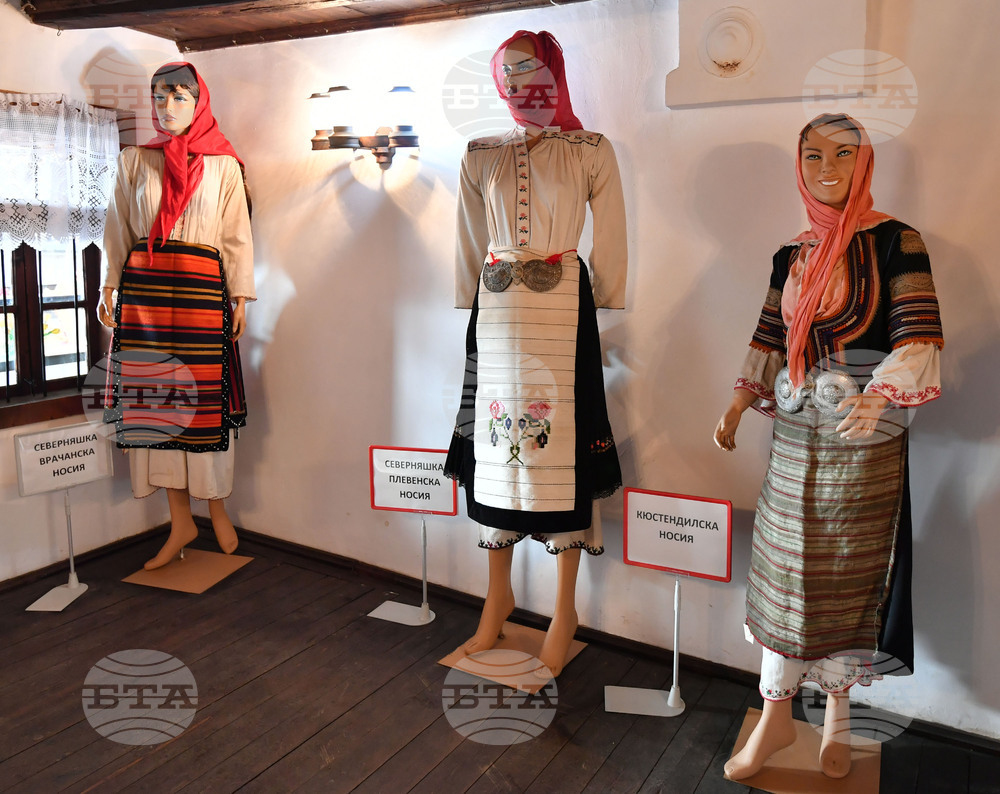 Исперих - Етнографска къща - автентични носии