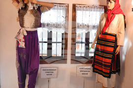 Исперих - Етнографска къща - автентични носии