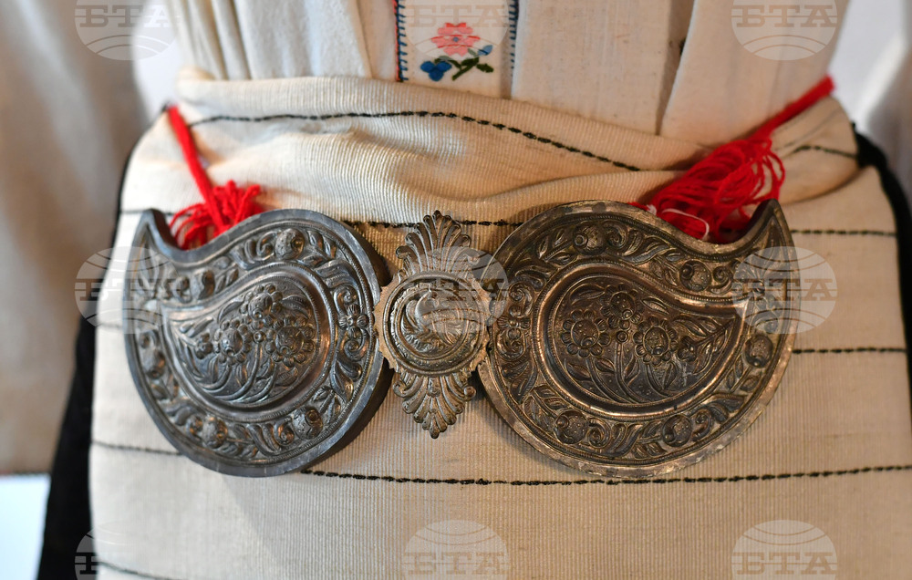 Исперих - Етнографска къща - автентични носии