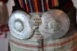 Исперих - Етнографска къща - автентични носии