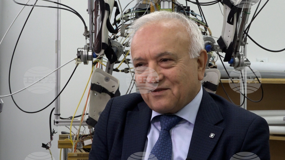 Проф. д-р Костадин Костадинов пред БТА: От детската си мечта да бъдеш вълшебник до роботите