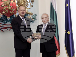 Патентно ведомство - „Златната книга“ - вписване