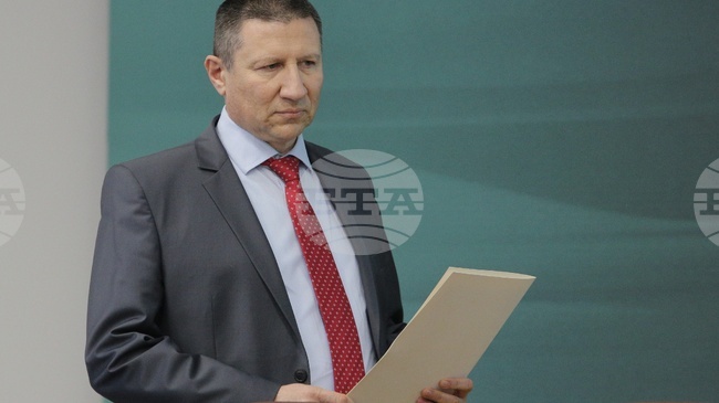 Борислав Сарафов се оттегли като изпълняващ функциите главен прокурор, поста поема Ваня Стефанова