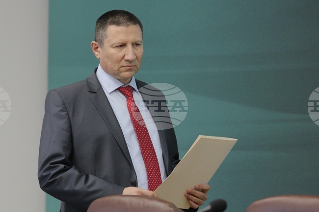 Борислав Сарафов се оттегли като изпълняващ функциите главен прокурор, поста поема Ваня Стефанова