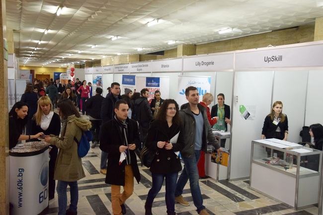 След две последователни години само онлайн тринадесетото издание на кариерния форум Дни на кариерата – Икономика, Финанси, Човешки ресурси, Маркетинг, Обслужване на клиенти се връща на живо