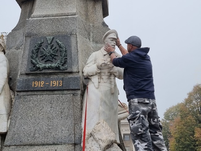 Хасково - Паметник на Незнайния войн - възстановяване