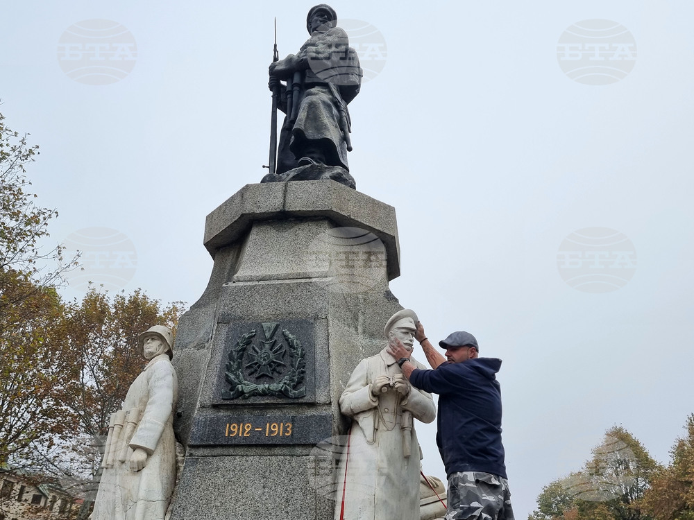 Хасково - Паметник на Незнайния войн - възстановяване