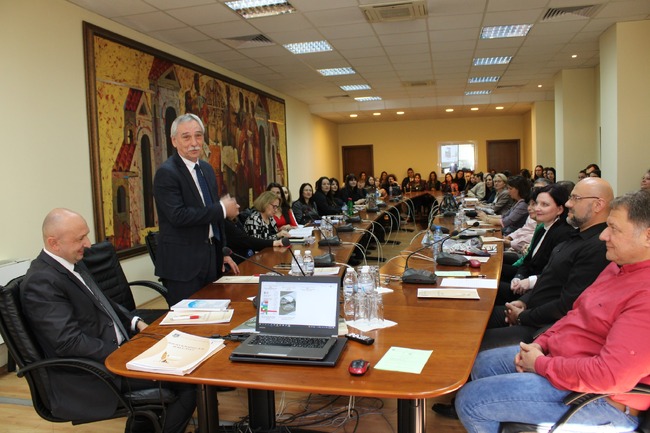 В зала „Европа“ на Ректората бе открита XX Международна научна конференция „Приятелството в културата на българи и сърби“, организирана от Филологическия факултет на Великотърновския университет.