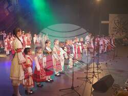 Децата на Благоевград поднесоха вълнуващ благотворителен концерт-спектакъл по случай Деня на християнското семейство