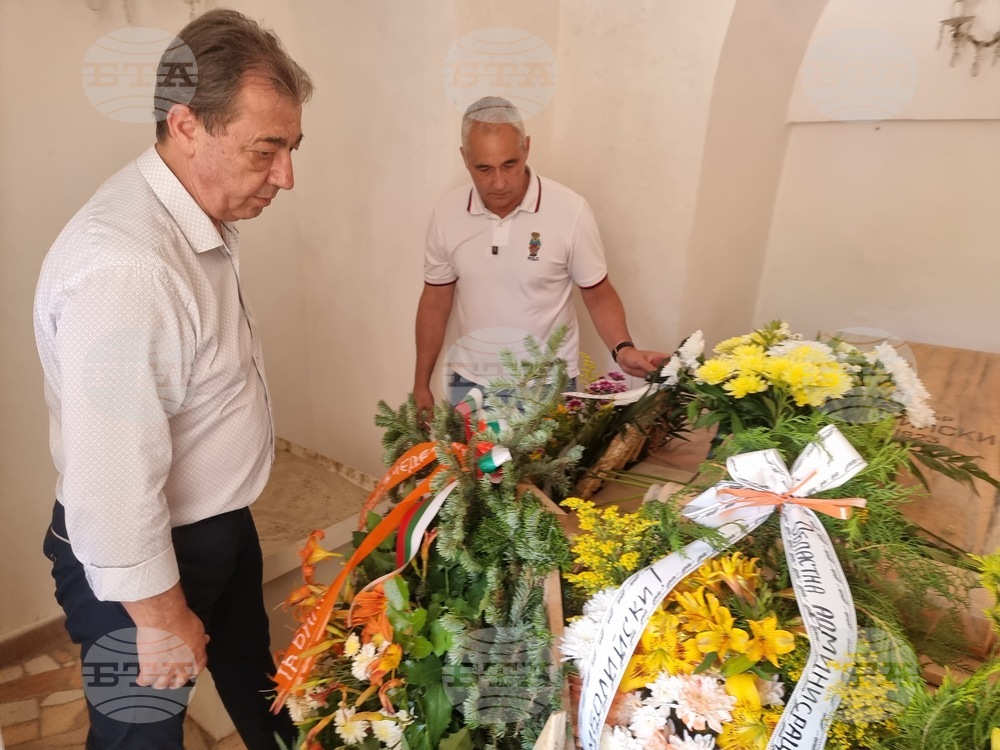 Село Славовица - Александър Стамболийски - костница - поклонение