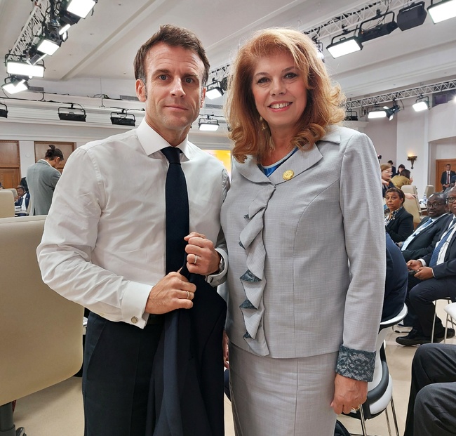 Тунис - Илияна Йотова