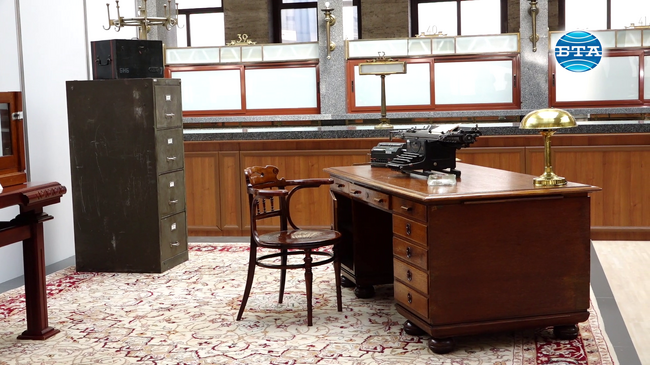 Малки и големи се редят на опашка пред БНБ по повод Деня на отворените врати