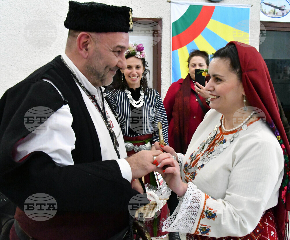 Село Узунджово - сватби с народни носии 