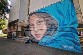 Бургас - жилищна сграда - графити