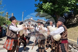 Хвойна - паметник на отец Атанас Аролски - откриване
