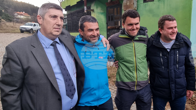 Кметът на Перник и хора от страната се обединяват в помощ на Веселин Георгиев, който бе сред спасителите на 12-годишния Сашко 