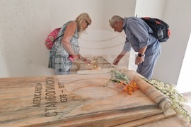 Село Славовица - Александър Стамболийски - костница - поклонение