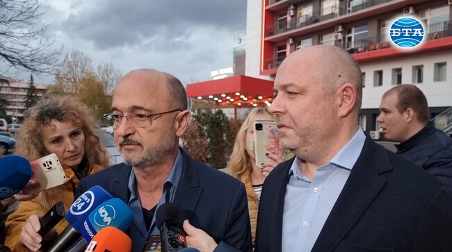 В стабилно състояние е 12-годишният Александър, съобщи министър Асен Меджидиев