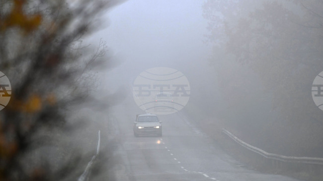 Мъгла намалява видимостта на прохода Шипка в област Стара Загора