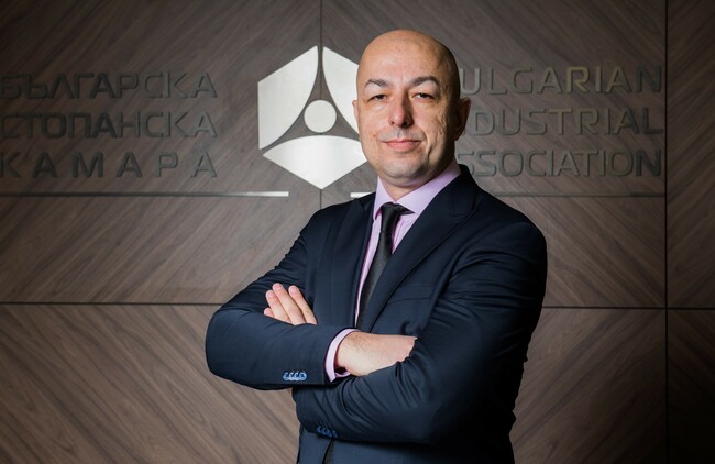През 2024 г. България ще бъде първа по ръст на инвестициите в ЕС. Пет причини защо това е възможно и какви са рисковете