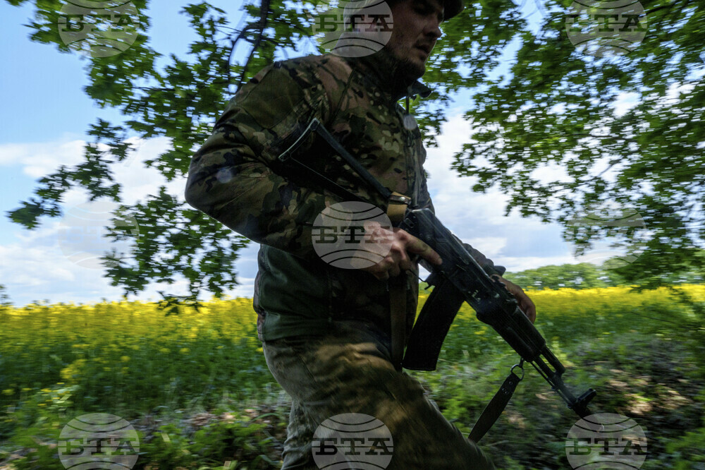 Украински граничари попречиха на две дузини наборници да избягат от страната