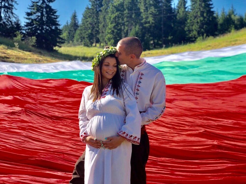 Кампания „България заслужава!“ събира посланията на младите българи за капсулата на времето на Пилон Рожен 