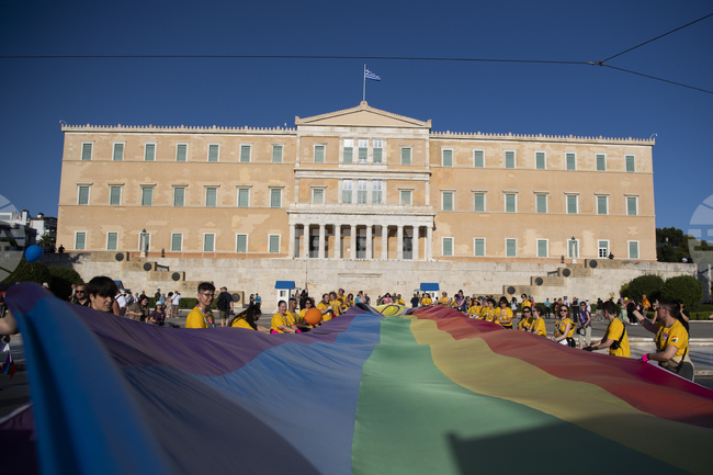 Гръцкият върховен административен съд реши, че законът за брака на еднополовите двойки не противоречи на конституцията