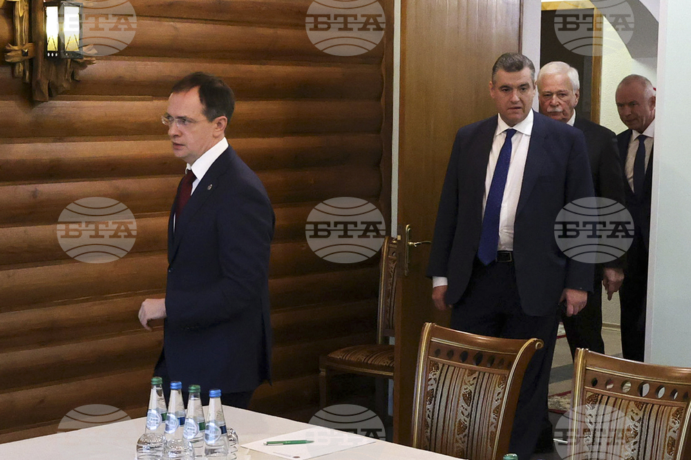 Бойците от батальона "Азов" не заслужават да живеят, заяви руски депутат, участващ в преговорите с Киев