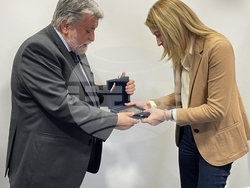 Вежди Рашидов - Роберта Мецола