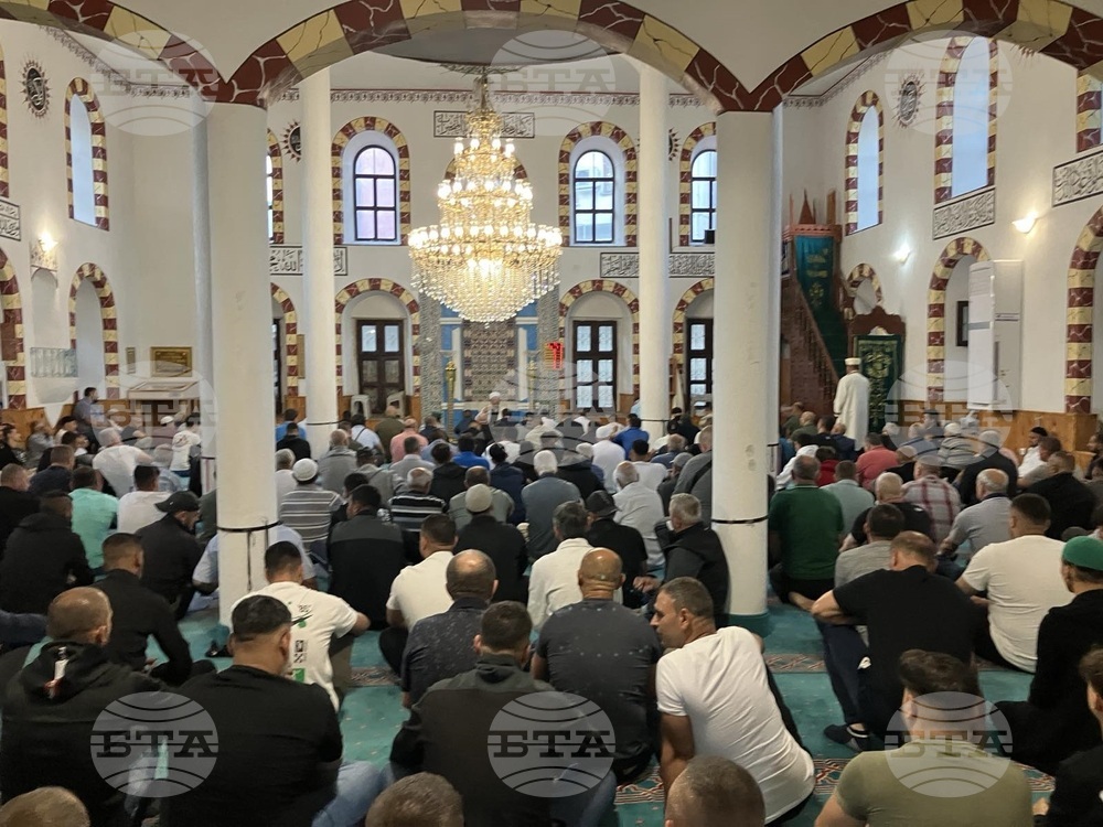 Хиляди мюсюлмани от област Кърджали празнуват днес Курбан байрам