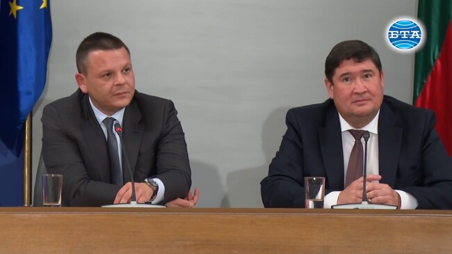 От 1 януари догодина "Лукойл Нефтохим Бургас" и "Лукойл България" прехвърлят икономическата си дейност у нас