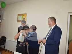 Кметът Илко Стоянов сподели празника с деца от ЦНСТ, заедно дадоха име на социалната услуга – „Св. Богородица“
