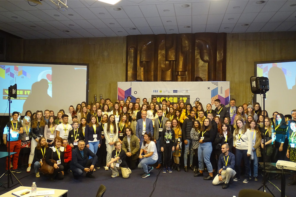 Над 140 младежи от цялата страна обсъдиха темата за психичното здраве на най-големия младежки форум Voice it