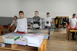 Сърбия - Босилеград - ученици - учебници