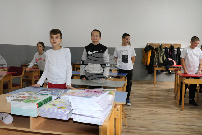 Сърбия - Босилеград - ученици - учебници