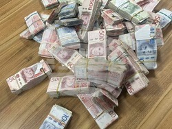 Недекларирани над 3.5 млн. шведски крони в тайници на лек автомобил откриха митническите служители на МП Капитан Андреево