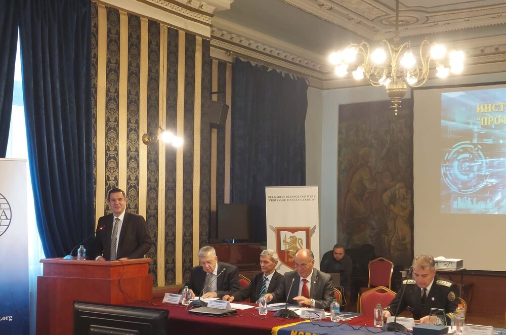 Министър Никола Стоянов участва в откриването на Годишната конференция АФСЕА ТехНет2022 „Модернизация на въоръженията и техниката на Българската армия. Рестарт“