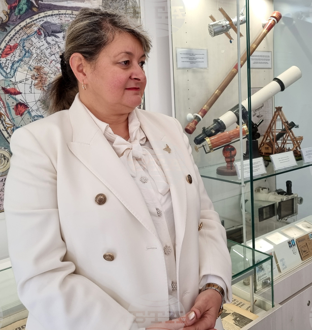 Гимназисти от пет града ще търсят елементарни частици в международен майсторски клас на ЦЕРН